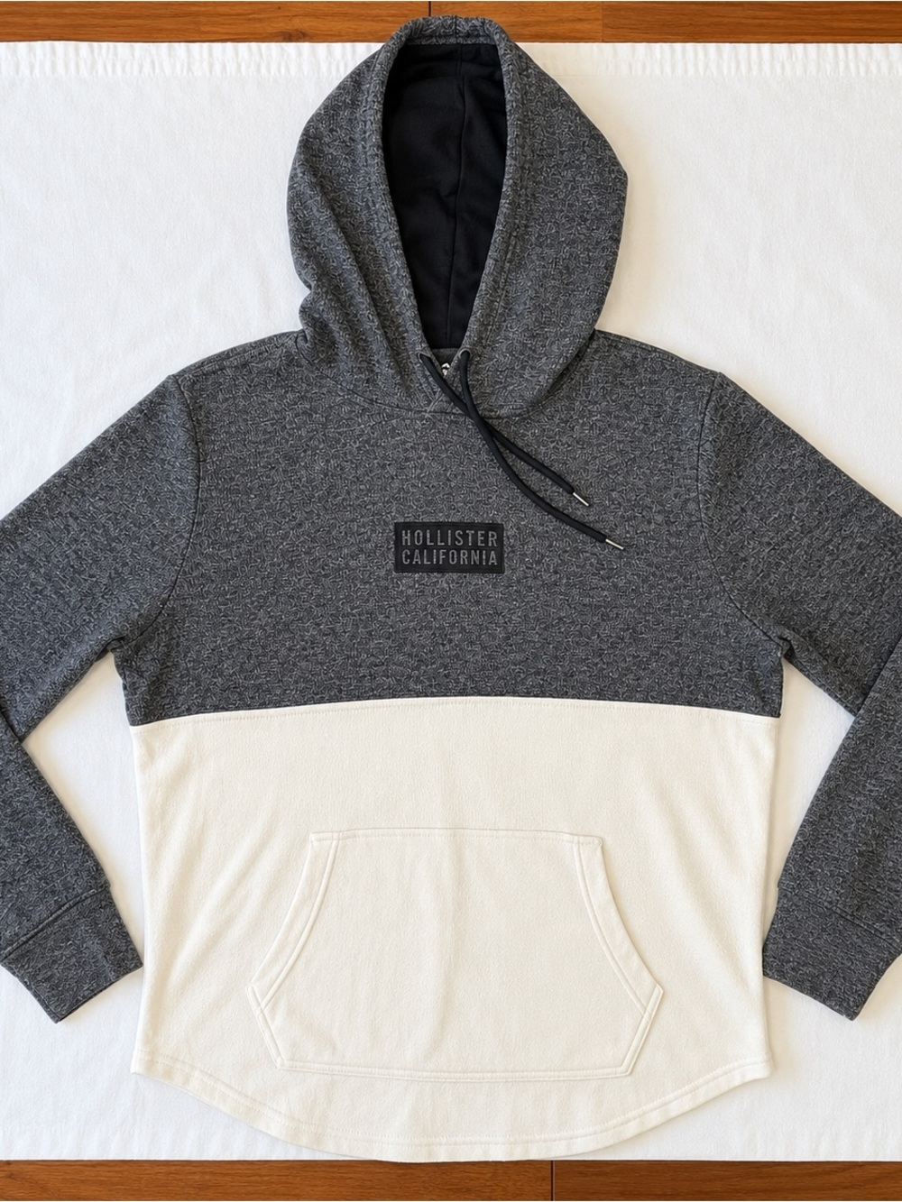 Hollister California Men’s XL Gray White Colorblock Pullover Hoodie Sweatshirt